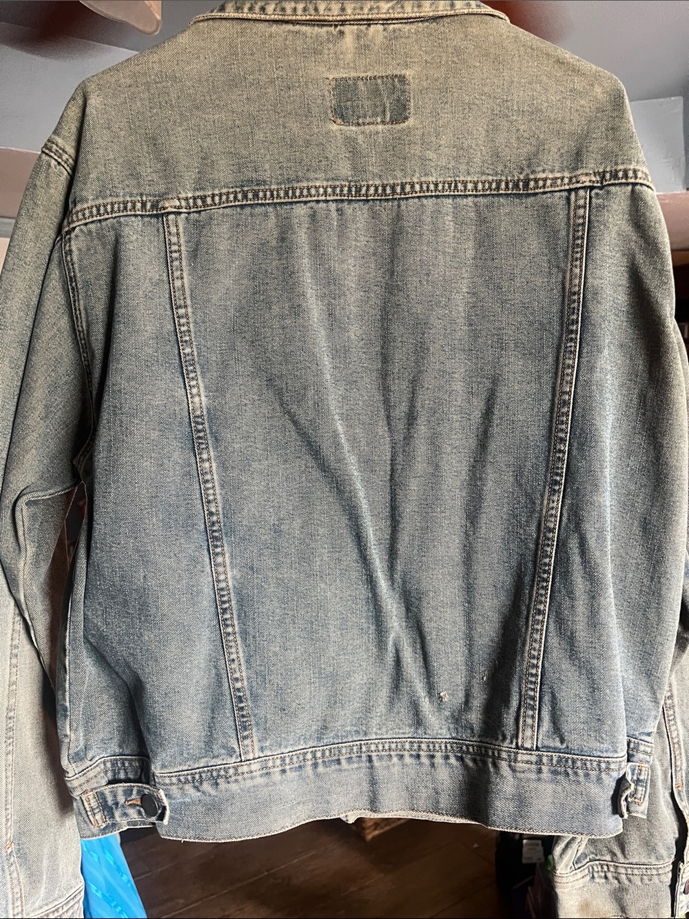 American Eagle Outfitters Faded Light Blue Denim Trucker Jacket - Men - Picture 5 of 5